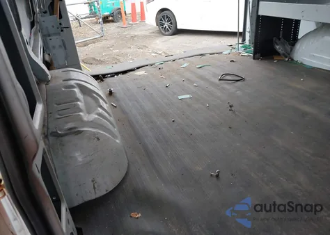 2015 Chevrolet Express 2500 Work Van z USA, uszkodzony, nr VIN 1GCWGFCF8F1152135